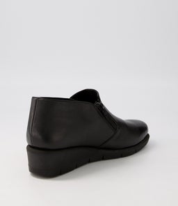 MONSTER SU BLACK LEATHER