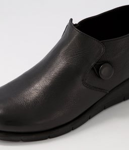 MONSTER SU BLACK LEATHER