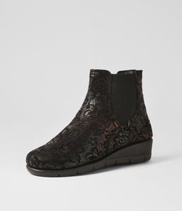 MOLLIS SU MAPLE FLOWER BLACK SUEDE ELASTIC