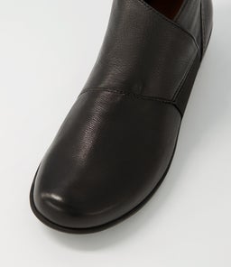 PETEA SU BLACK LEATHER