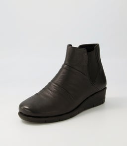 MARCEI SU BLACK LEATHER