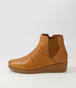 MARCEI SU NEW TAN LEATHER