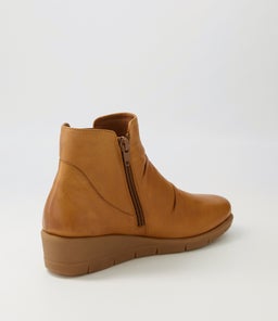MARCEI SU NEW TAN LEATHER
