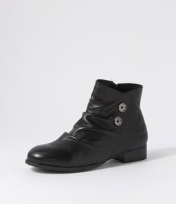 CERINAS SU BLACK LEATHER