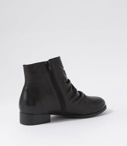CERINAS SU BLACK LEATHER