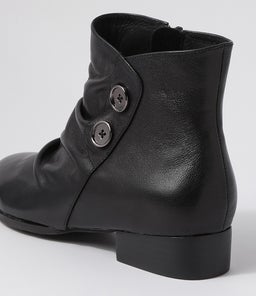 CERINAS SU BLACK LEATHER