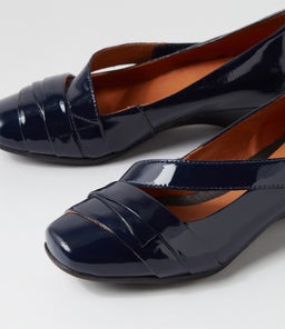 RESTING SU NAVY PATENT LEATHER