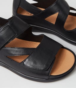 LAII SU BLACK BLACK SOLE LEATHER