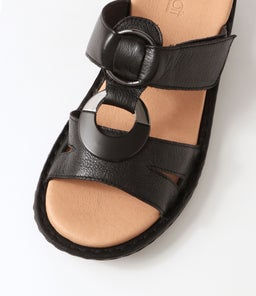 BESTIE SU BLACK BLACK SOLE LEATHER