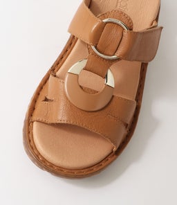 BESTIE SU DK TAN GUM SOLE LEATHER