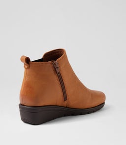 LATE SU NEW TAN LEATHER