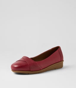 POSH SU CHERRY LEATHER
