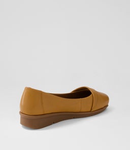 POSH SU NEW TAN LEATHER