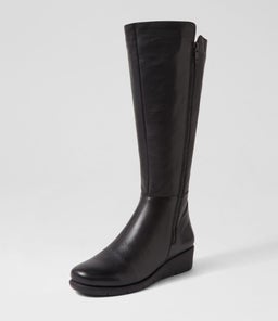 MAKES SU BLACK LEATHER
