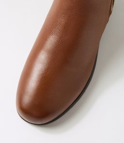 MAKES SU COGNAC LEATHER