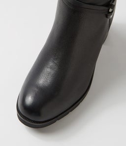 ABBI SU BLACK LEATHER