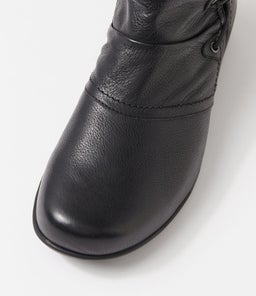 PARISA SU BLACK LEATHER