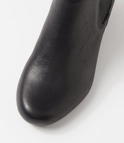 FINALIE SU BLACK LEATHER
