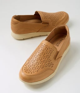 DEMII SU DK TAN LEATHER
