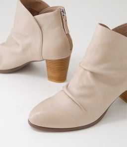 COMMO SU DK NUDE LEATHER