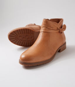 HEY SU DK TAN LEATHER