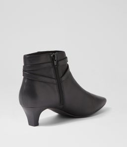 LABRYNE SU BLACK LEATHER