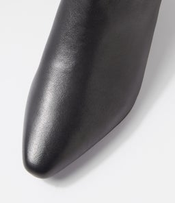 LABRYNE SU BLACK LEATHER