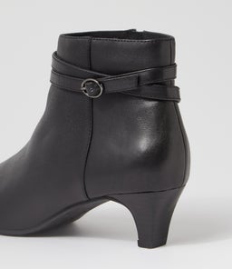 LABRYNE SU BLACK LEATHER