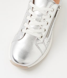 SUGGEST SU SILVER WHITE SOLE LEATHER