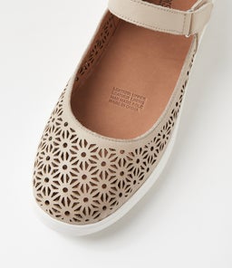 ZELINDA SU ALMOND LEATHER