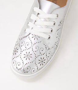 ALEXIS SU SILVER LEATHER