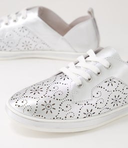 ALEXIS SU SILVER LEATHER