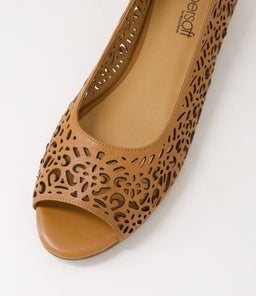 PARRISA SU DK TAN LEATHER