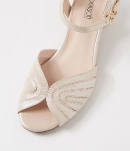 CLAIR SU NUDE SHIMMER SUEDE