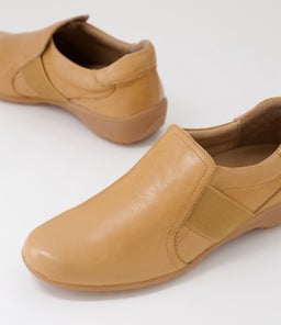 GINTA SU DK TAN LEATHER