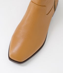 KARLI SU DK TAN LEATHER