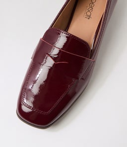 TAYLAR SU WINE PATENT LEATHER