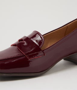 TAYLAR SU WINE PATENT LEATHER