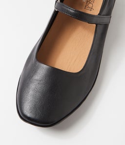 VALUABLE SU BLACK LEATHER