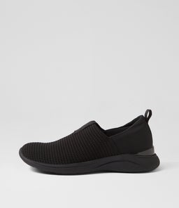 YARRNI SU BLACK KNIT