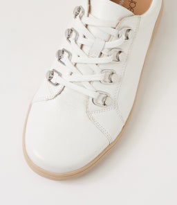 THEAS D SU WHITE ALMOND SOLE LEATHER