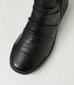 TIKKY SU BLACK LEATHER