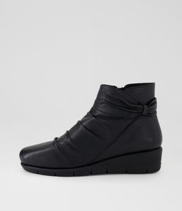 Magnific Black Leather Ankle Boots Magnific Black Leather Ankle Boots
