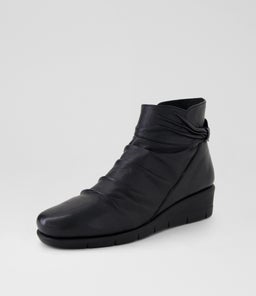 MAGNIFIC SU BLACK LEATHER