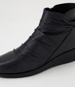 MAGNIFIC SU BLACK LEATHER