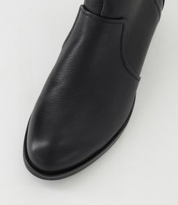ELEANORS SU BLACK LEATHER