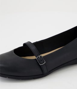 HILLIE SU BLACK LEATHER