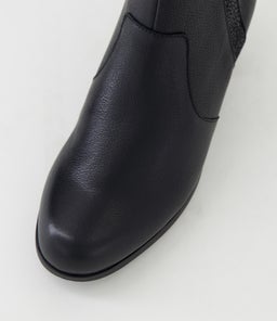 RAELYNN D SU BLACK LEATHER