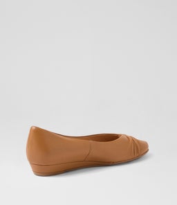 CARLAS SU DK TAN LEATHER
