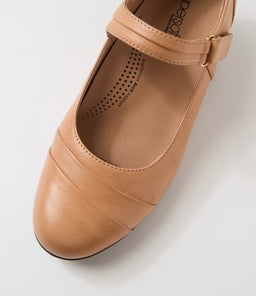 LARSIN SU DK TAN LEATHER